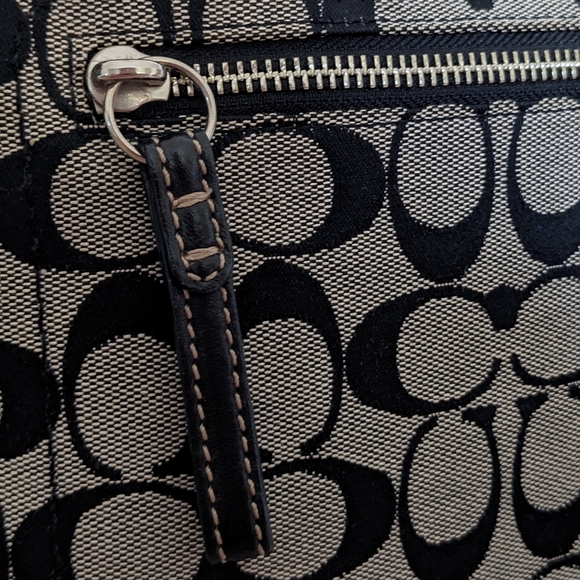 COACH crossbody purse with signature grey and black pattern - Picture 6 of 9